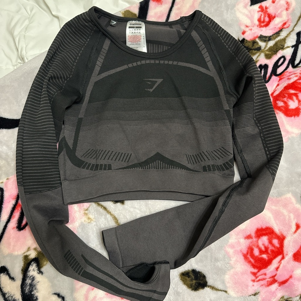 Black and grey Gymshark athletic crop love sleeve